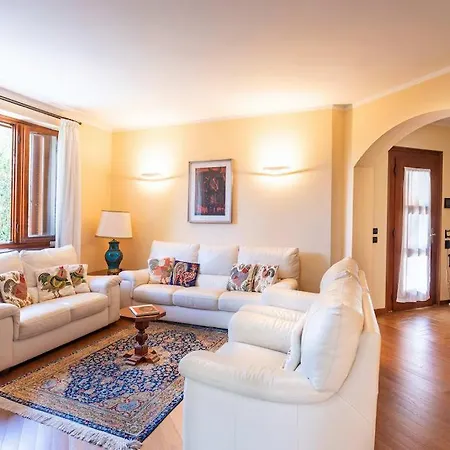 Beautiful With Garden, Bbq And A Short Walk To The Beach & Restaurants ヴィラ バヴェーノ